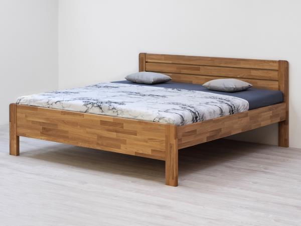 Manželská postel z masivu Saskia. Více barevných odstínů. Možnost i úložného prostoru, zásuvka pod postel.