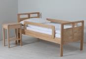 Masivní postel Theo, pečovatelská postel - masivní buk. Vysoká kvalita zpracování, česká výroba.