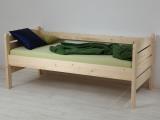 Pečovatelská postel Thosten z masivu - smrk. Ze smrkového masivu, bezpečná konstrukce. Zvýšené a prodloužené postele.