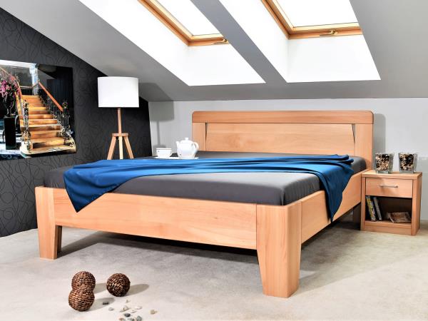 Manželské postele Chantal z masivu - buk. Postel s možností úložného prostoru, prodloužené postele. Český výrobek.