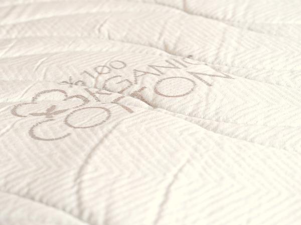 Organic Cotton je vysoce kvalitní potah vyrobený z certifikované organické bavlny.